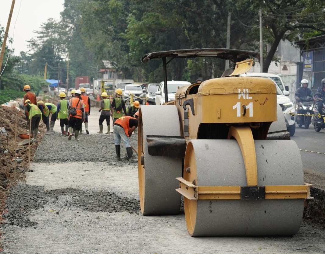 IMG-upaya-atasi-kemacetan-pemkot-tangerang-pastikan-pelebaran-jalan-lio-baru-hampir-rampung