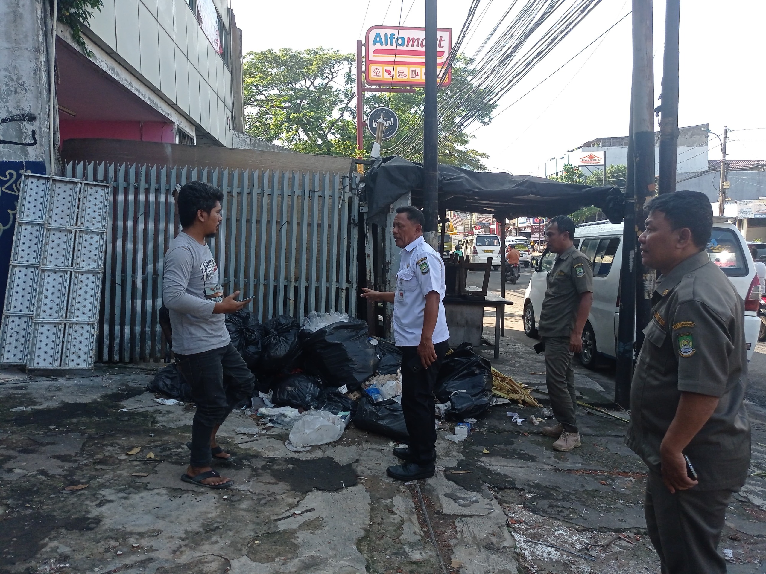 layangkan-teguran-tegas-pemkot-tangerang-lakukan-pengawasan-sampah-di-kecamatan-larangan