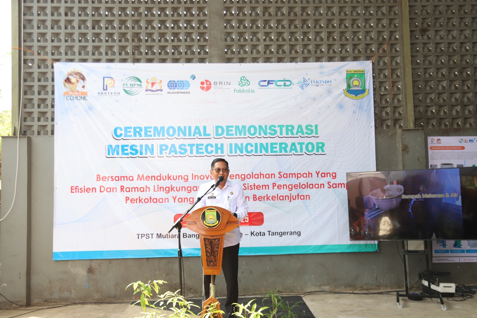 pemkot-tangerang-lakukan-uji-coba-pengolahan-sampah-dengan-incinerator-di-tps3r-mutiara-bangsa
