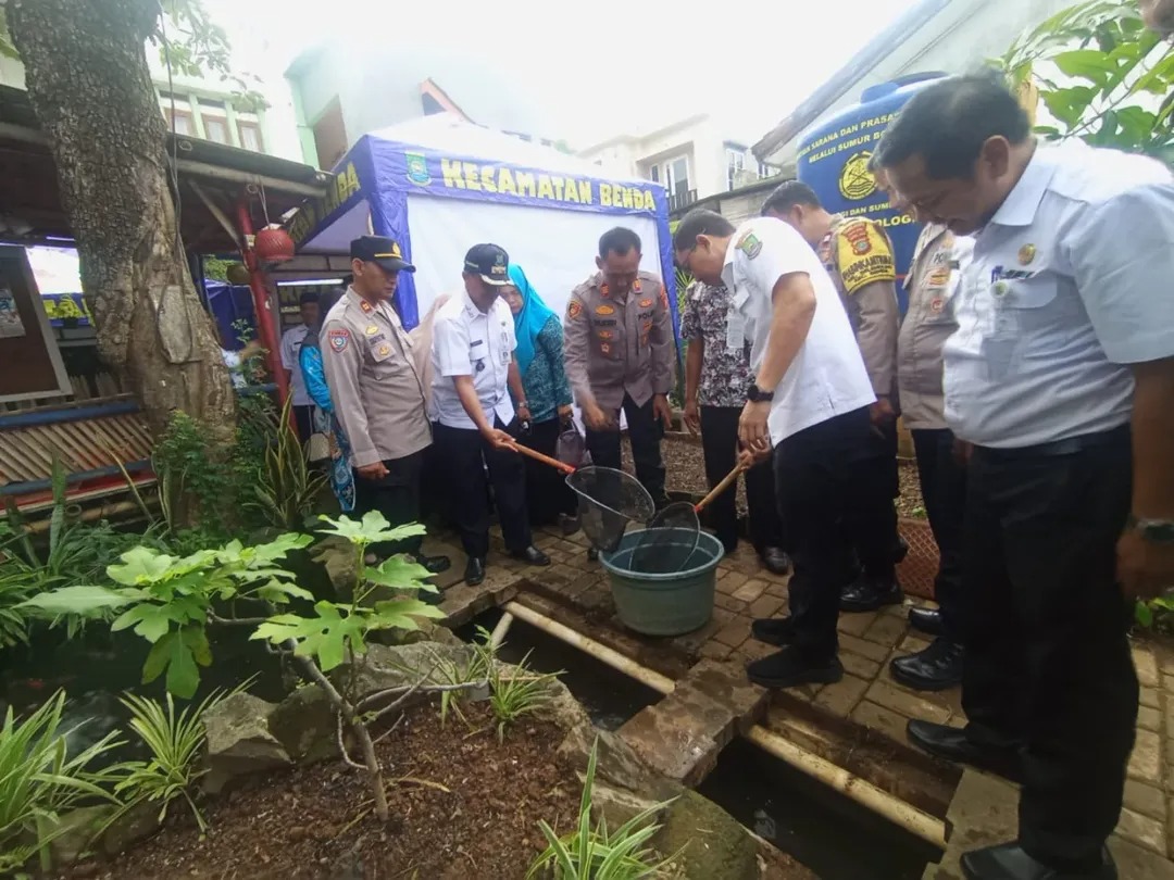 dukung-ketahanan-pangan-dkp-kota-tangerang-apresiasi-panen-perdana-kwt-gawita-kelurahan-pajang