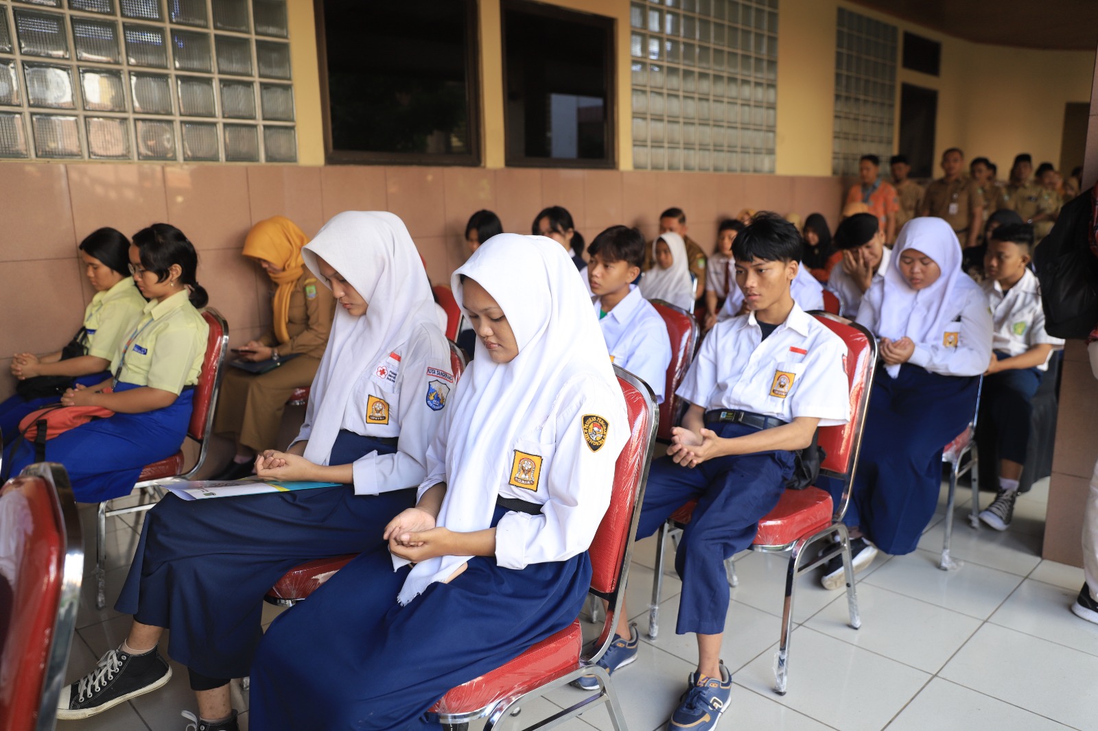pemkot-tangerang-lepas-15-calon-siswa-sekolah-rakyat-dari-program-keluarga-harapan