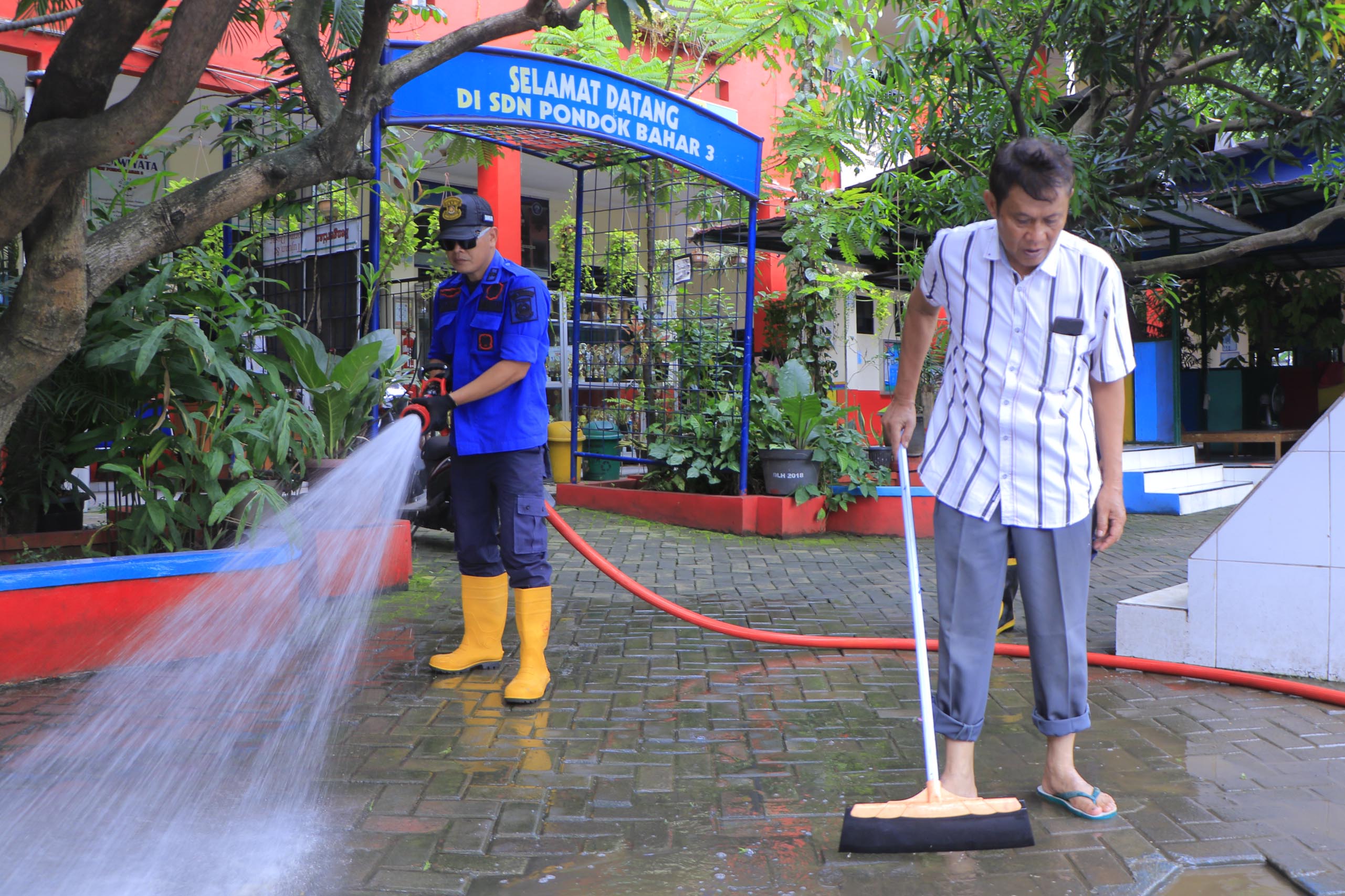 respons-cepat-pasca-banjir-warga-apresiasi-kesigapan-dan-kesiagaan-para-petugas-di-lapangan