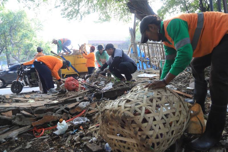 tuntaskan-permasalahan-sampah-dlh-kota-tangerang-telah-tutup-belasan-tps-liar