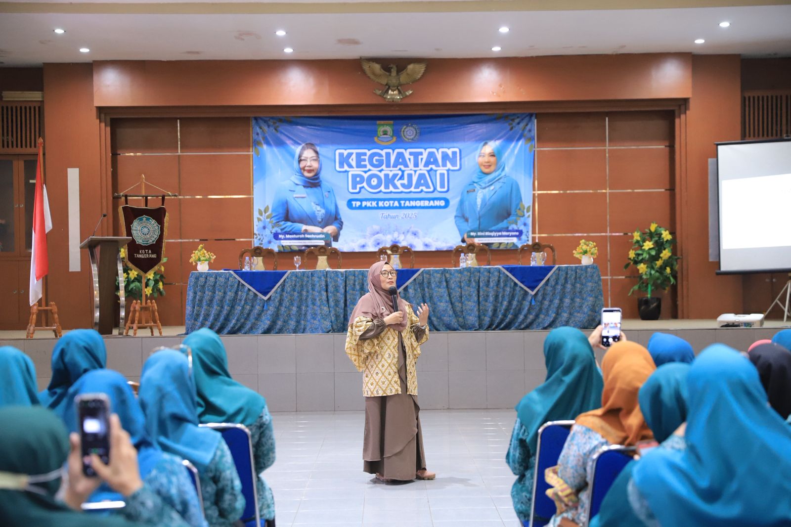 pokja-i-pkk-kota-tangerang-gelar-seminar-cegah-kdrt-melalui-optimalisasi-komunikasi-sesuai-kepribadian