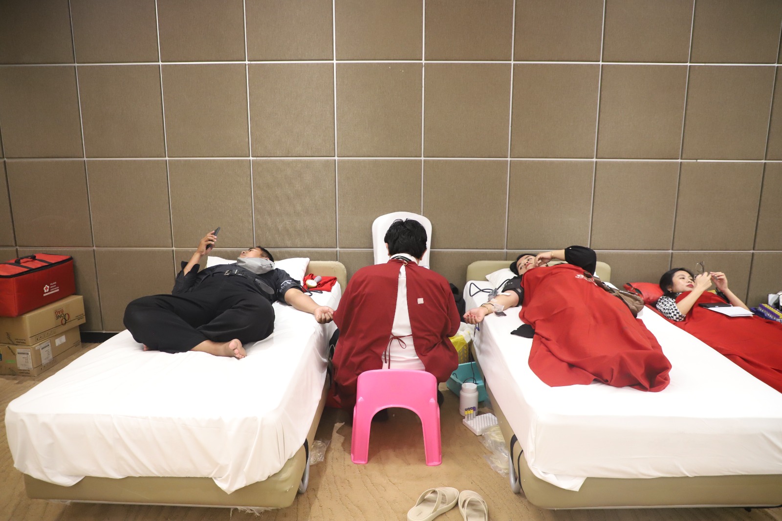 rayakan-satu-dekade-di-kota-tangerang-swiss-belhotel-dan-zest-airport-gelar-donor-darah-dan-cek-mata-gratis