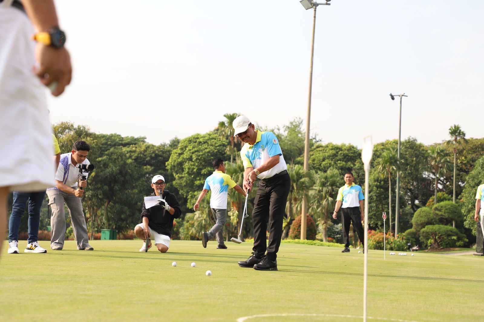 perdana-digelar-turnamen-golf-walikota-cup-2025-di-kota-tangerang-gaet-169-pegolf