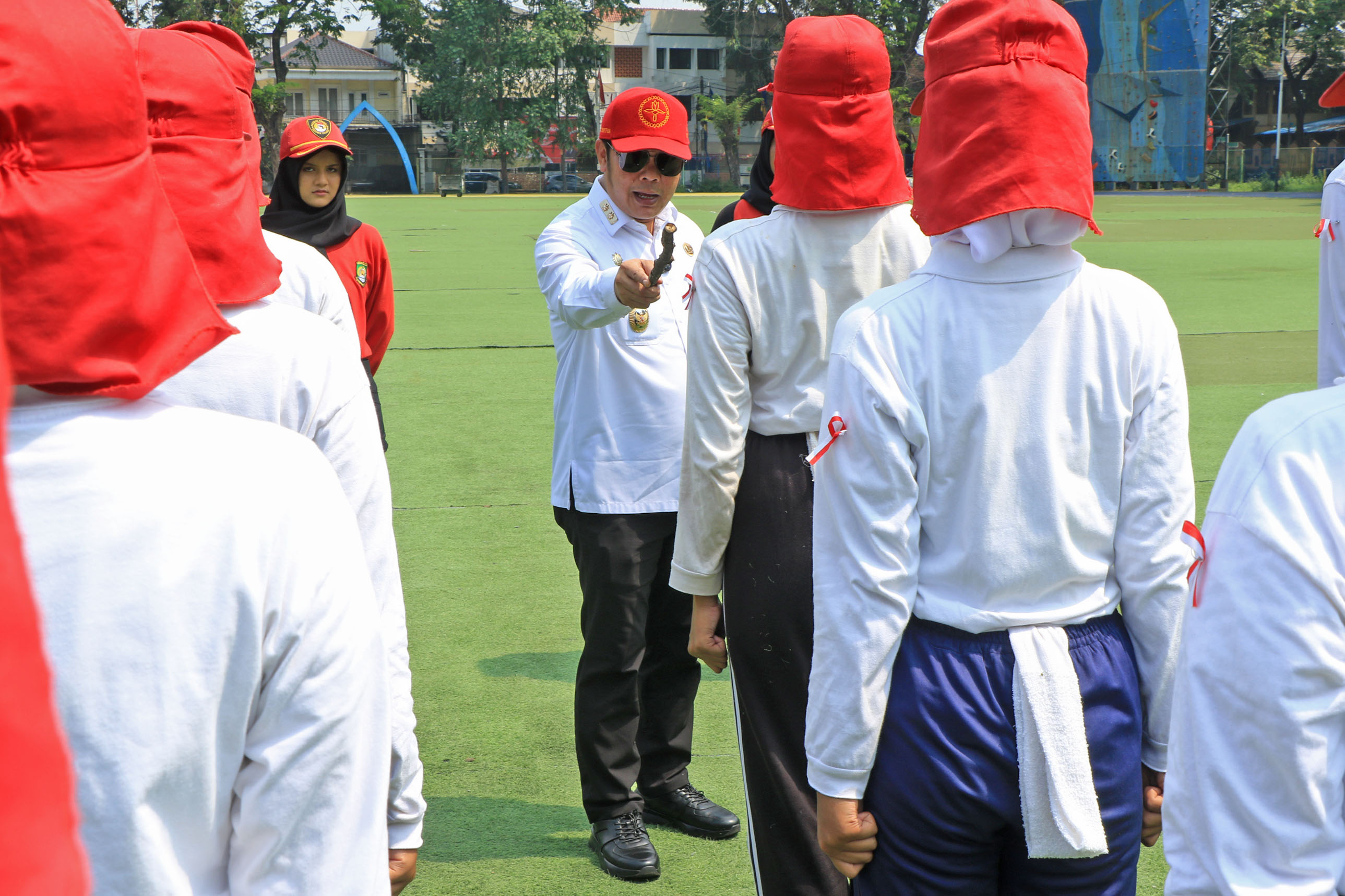 latihan-di-bawah-terik-matahari-maryono-semangati-capaska-kota-tangerang
