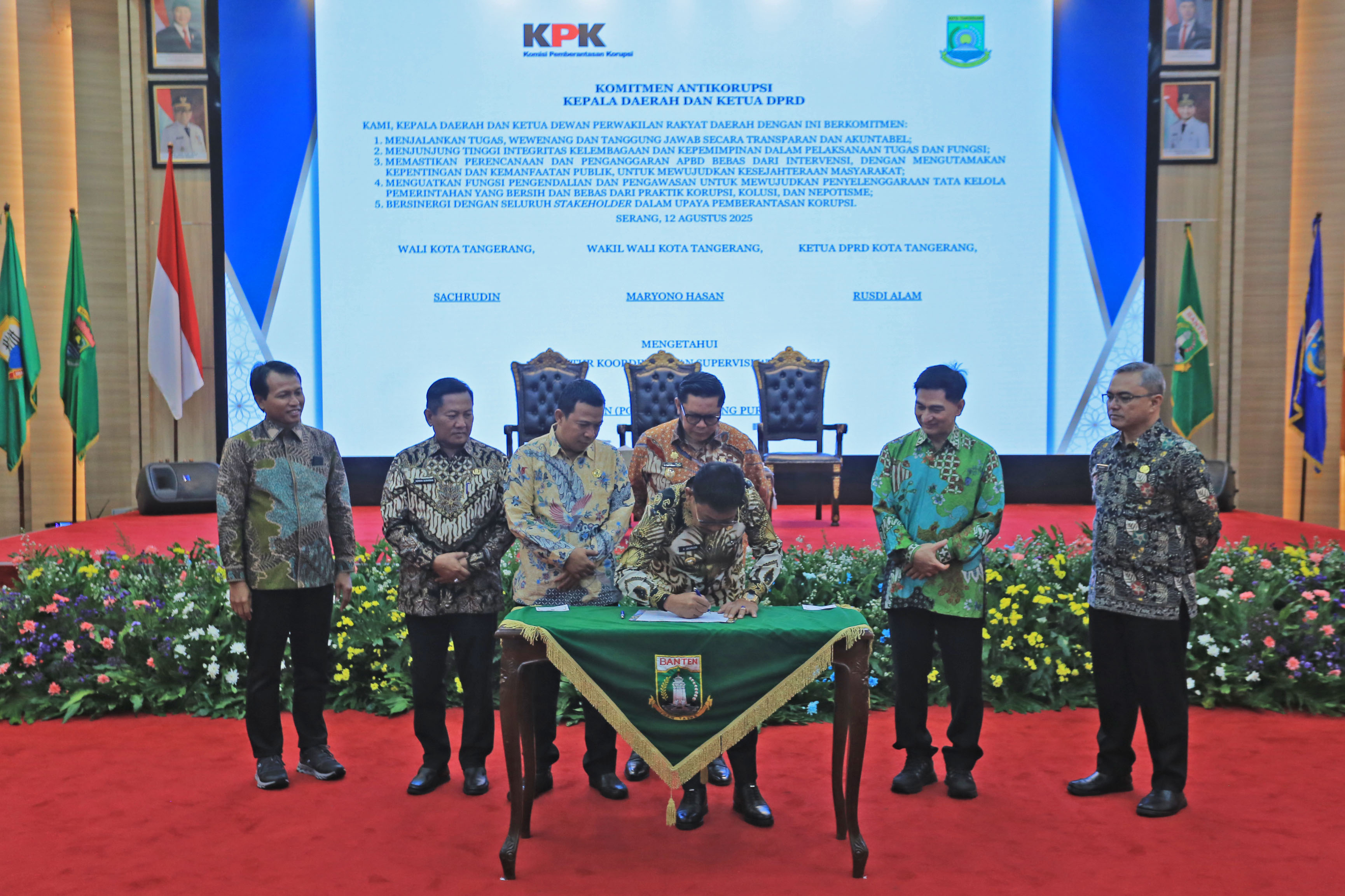 komitmen-berantas-korupsi-sachrudin-maryono-teken-komitmen-dengan-kpk