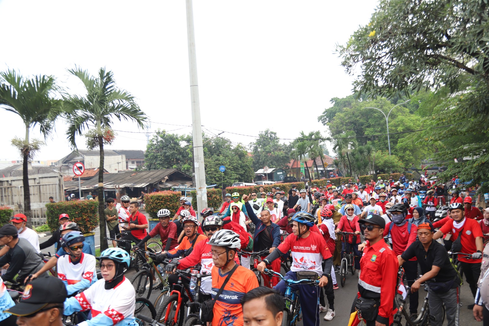 ribuan-pesepeda-ramaikan-gowes-kemerdekaan-kota-tangerang