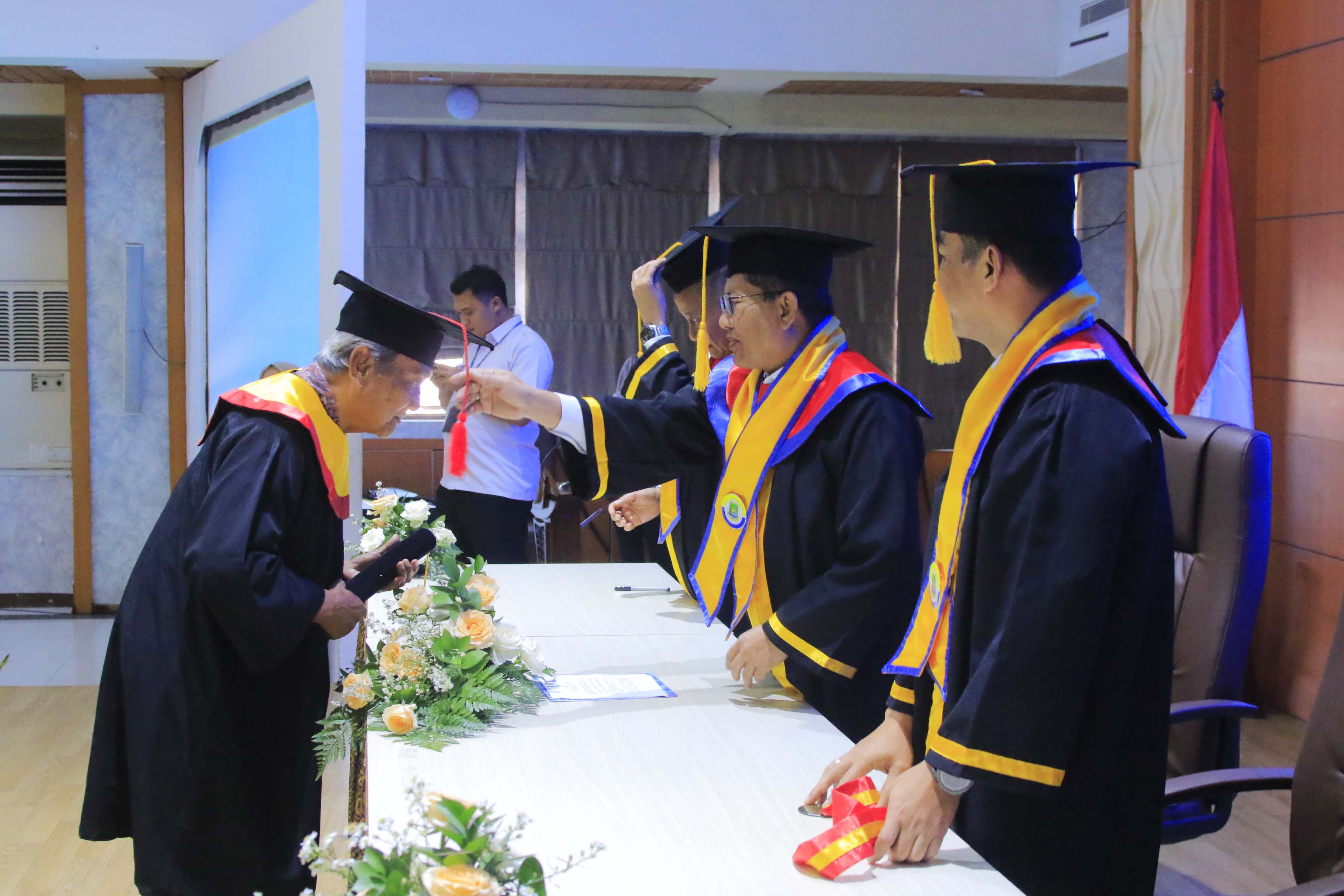 390-lansia-terbanyak-diwisuda-se-banten-bkkbn-banten-apresiasi-program-sekolah-lansia-kota-tangerang