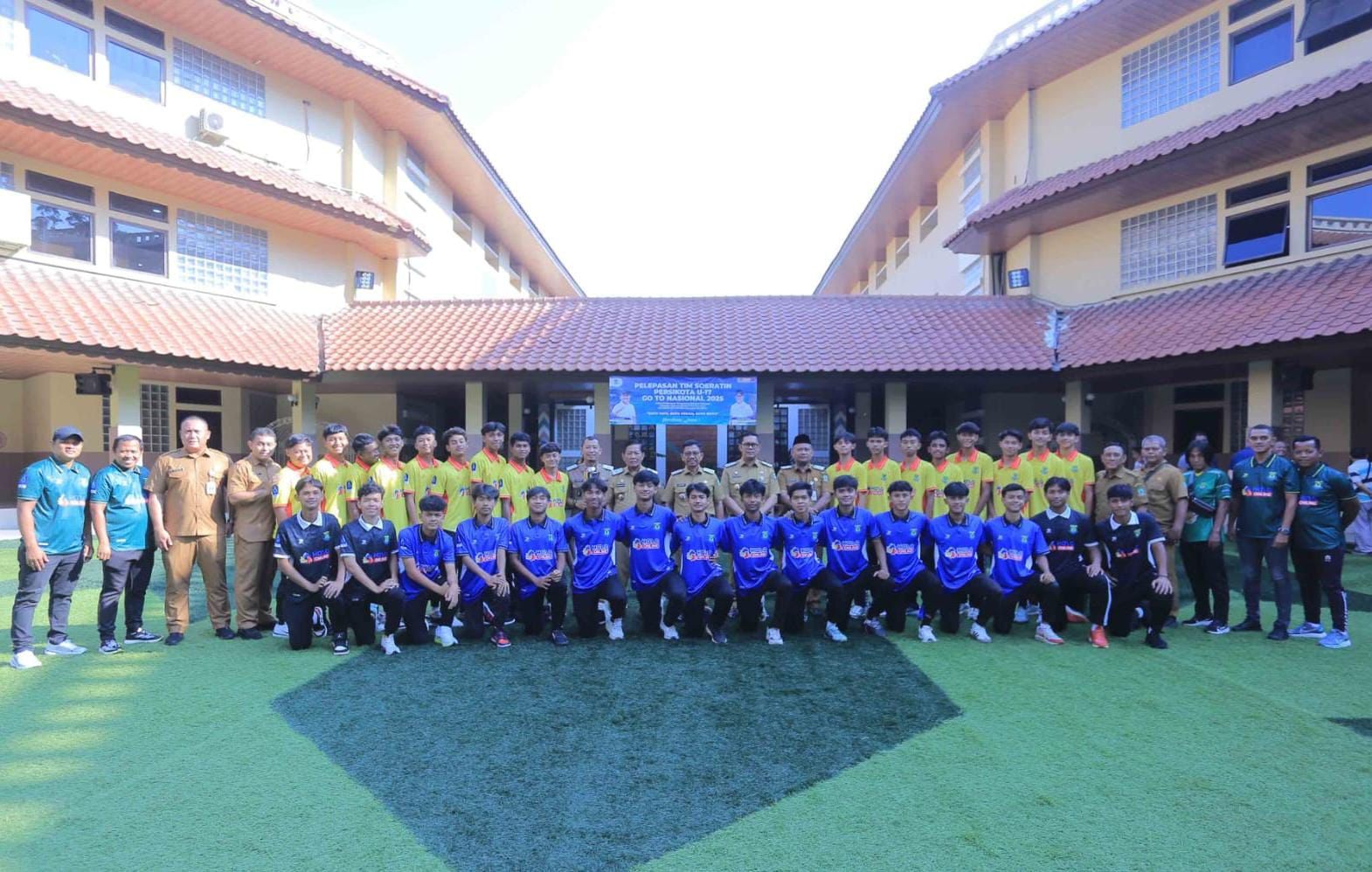 IMG-pemkot-tangerang-lepas-persikota-berangkat-ke-piala-soeratin-u17-nasional