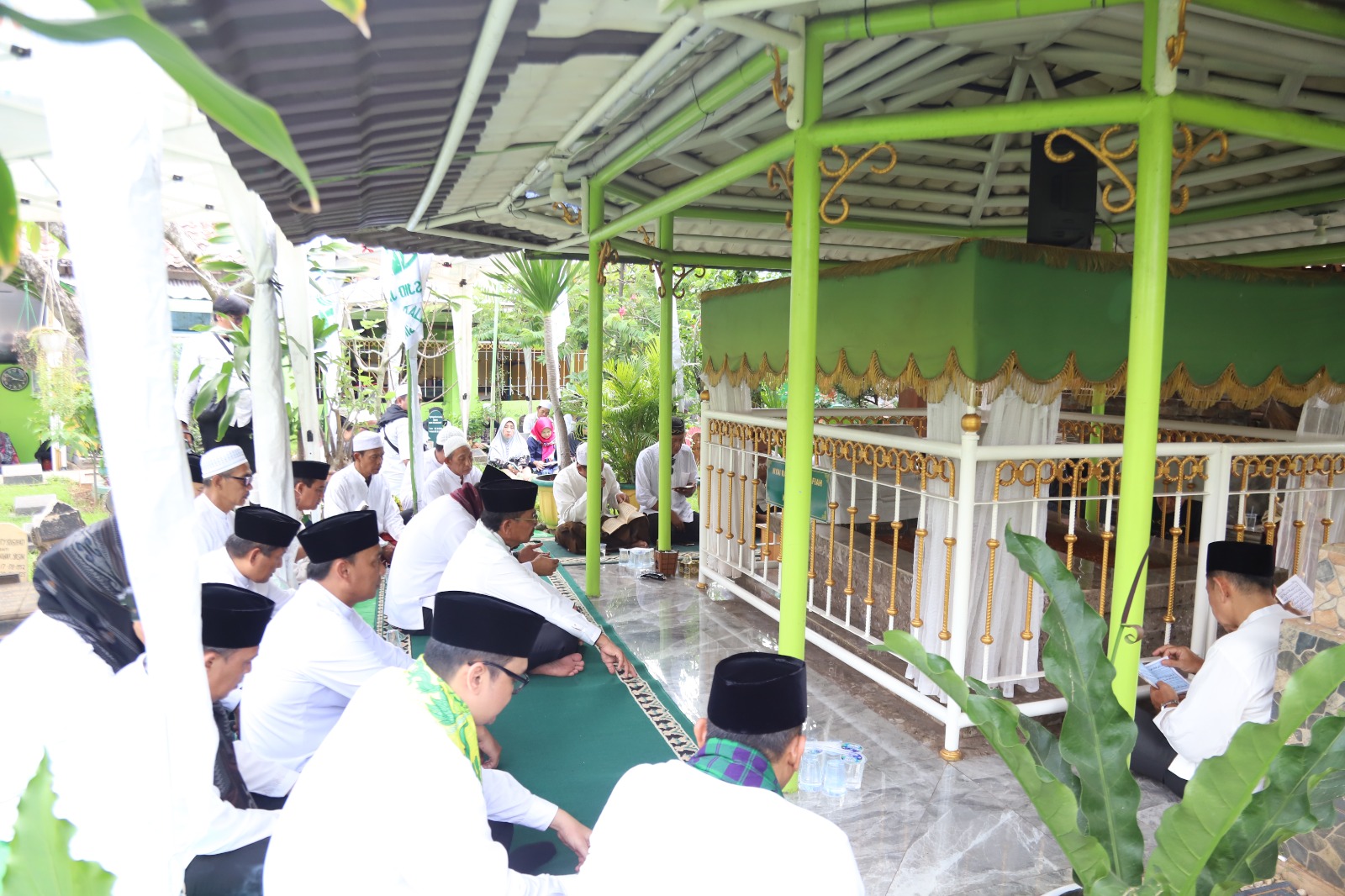jelang-maulid-nabi-wali-kota-tangerang-ziarah-ke-situs-sejarah-masjid-jami-kali-pasir