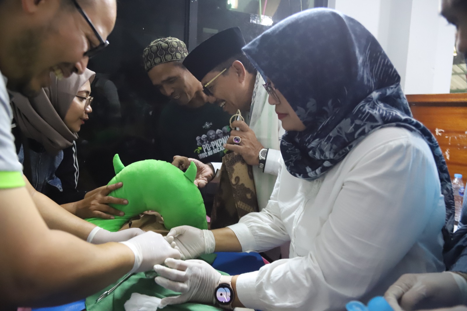 sunat-massal-gratis-ramaikan-tradisi-maulid-nabi-di-masjid-jami-kali-pasir-kota-tangerang