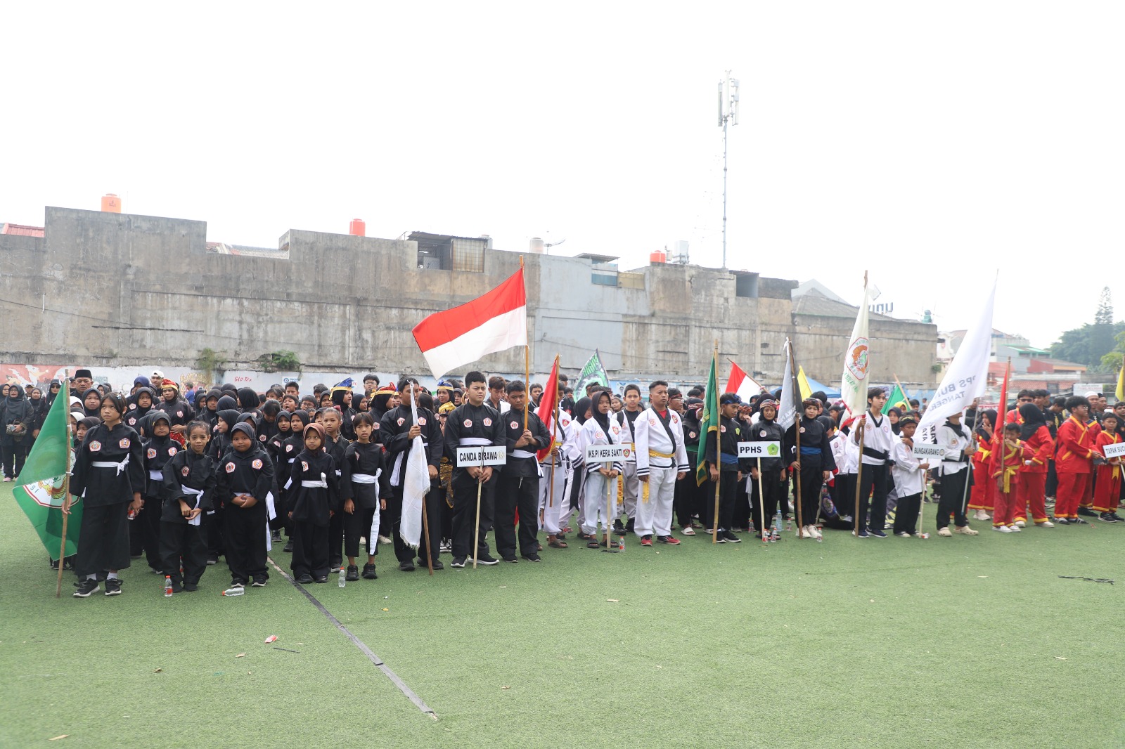 550-pesilat-unjuk-kebolehan-di-parade-pencak-silat-ipsi-cibodas-kota-tangerang