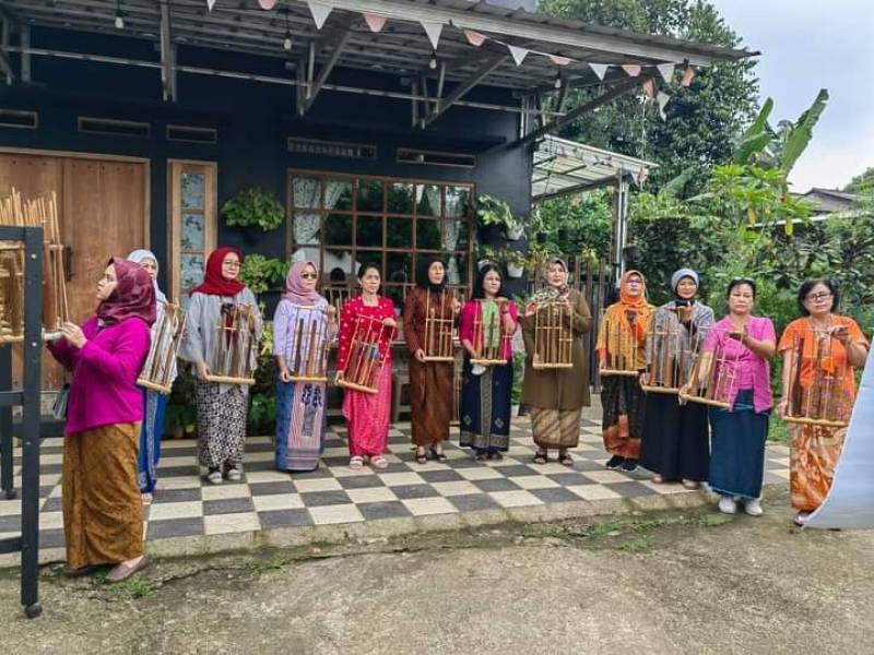 Mengenal Komunitas Perempuan Berkebaya Indonesia Di Kota Tangerang