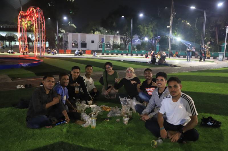 Car Free Night Kota Tangerang resmi dibuka, banyak pengunjung yang datang untuk menikmati suasana kota di malam hari 