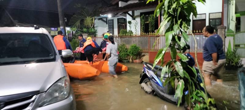Banjir di Kota Tangerang disebabkan meluapnya Bendung Sarakan