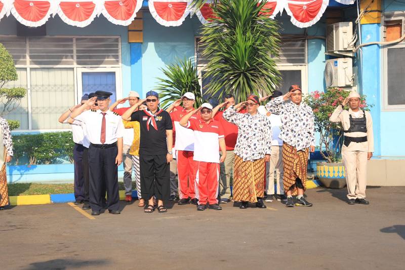 Perumda Tirta Benteng Kota Tangerang Gelar Upacara Agustus Kenakan Pakaian Adat Hingga